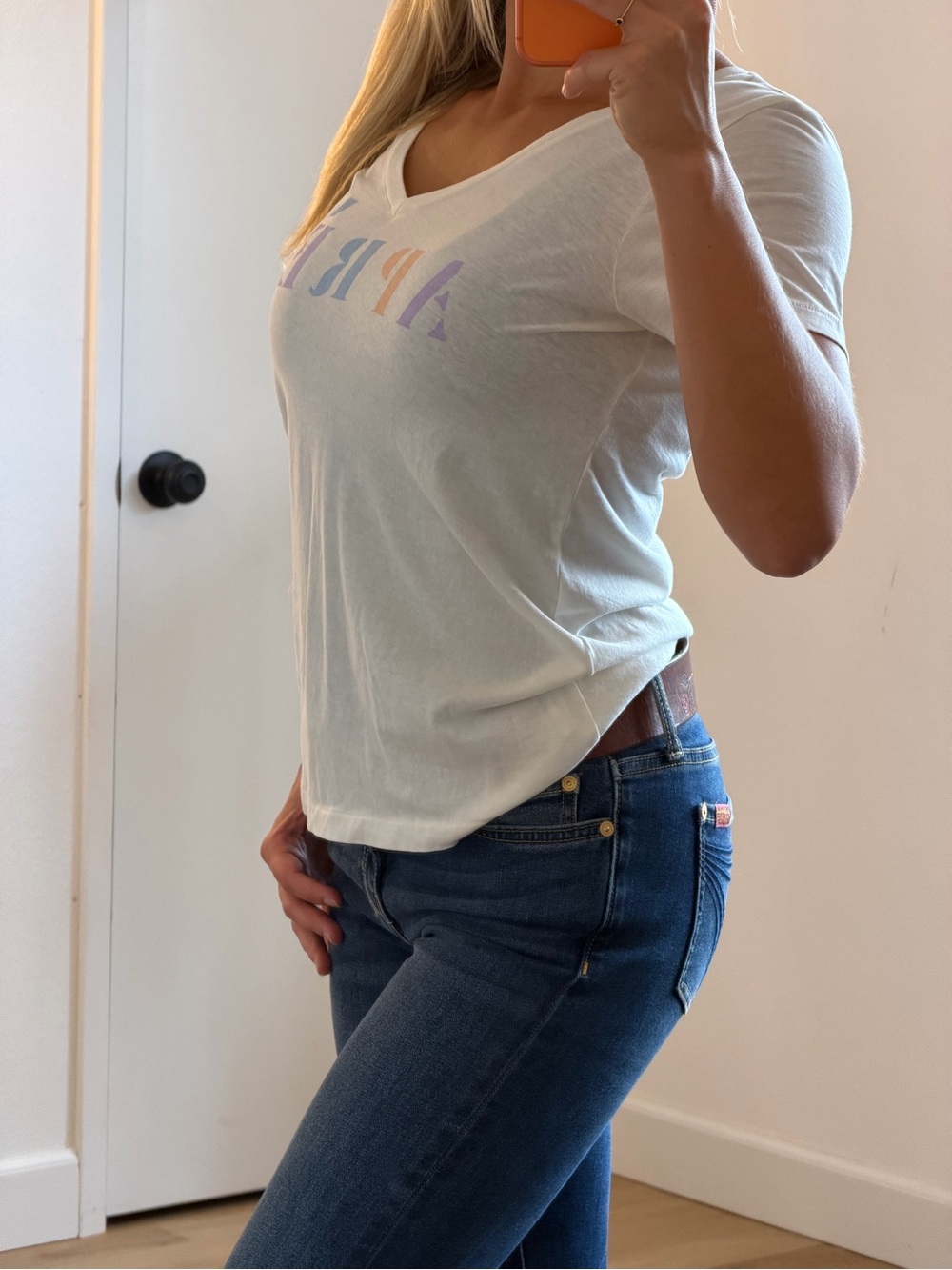 Sol Angeles Après Graphic V Neck Tee White Size XS
